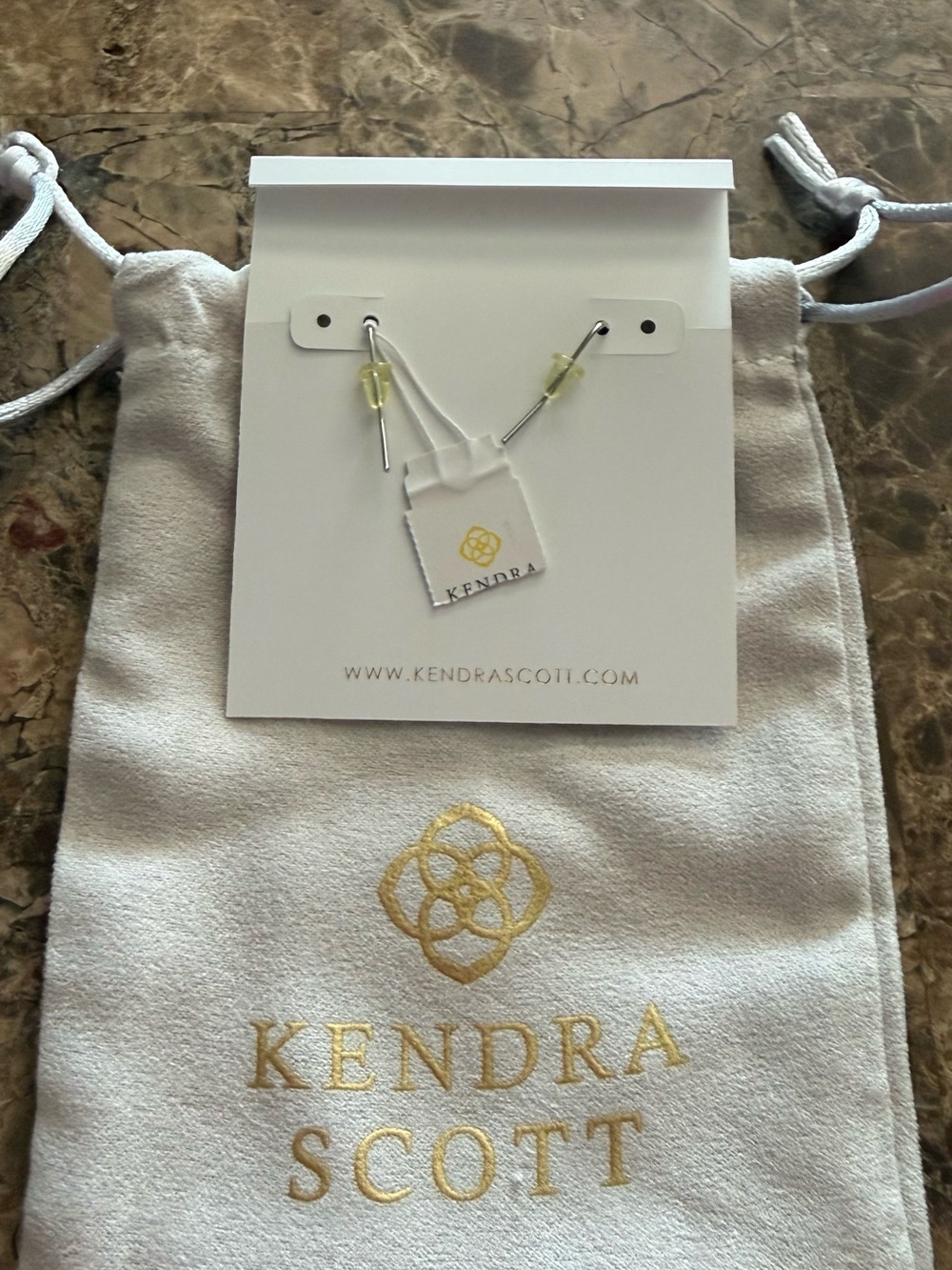 ✨ NWT Kendra Scott Elle Drop Earrings Watercolor Illusion Silver Tone - Picture 3 of 5